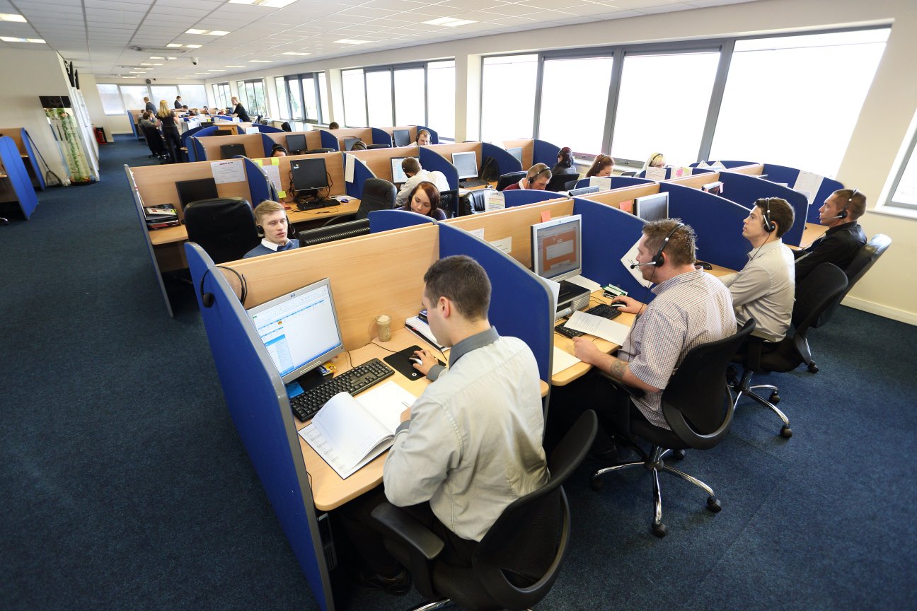 XL Marketing call centre qualifying EV leasing leads